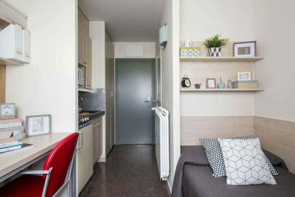 Residencia Universitaria Resa Los Abedules Pamplona Esterno foto