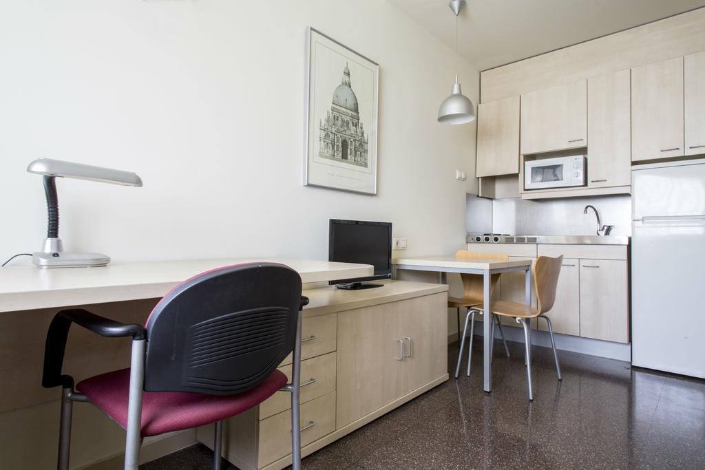 Residencia Universitaria Resa Los Abedules Pamplona Esterno foto
