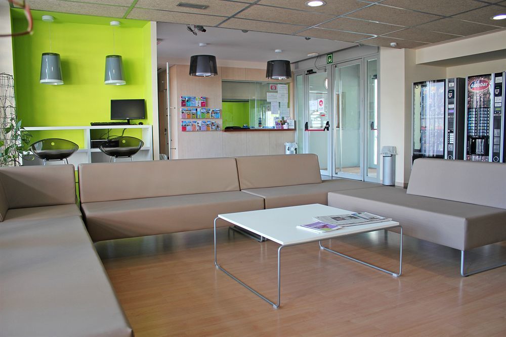 Residencia Universitaria Resa Los Abedules Pamplona Esterno foto