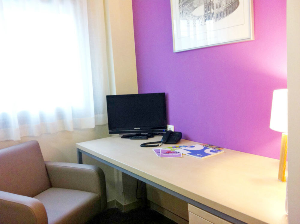 Residencia Universitaria Resa Los Abedules Pamplona Esterno foto