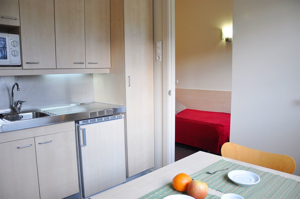 Residencia Universitaria Resa Los Abedules Pamplona Esterno foto